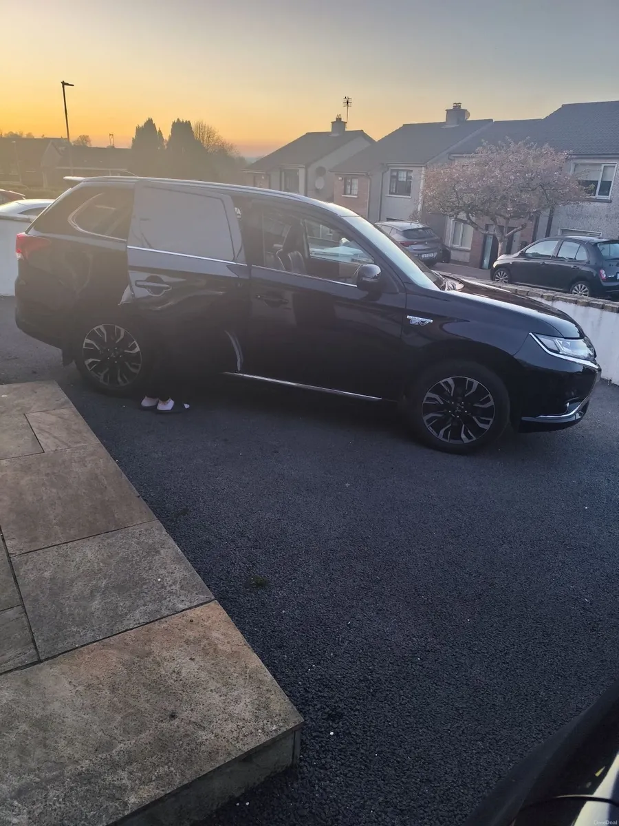 Mitsubishi Outlander 2017 - Image 4