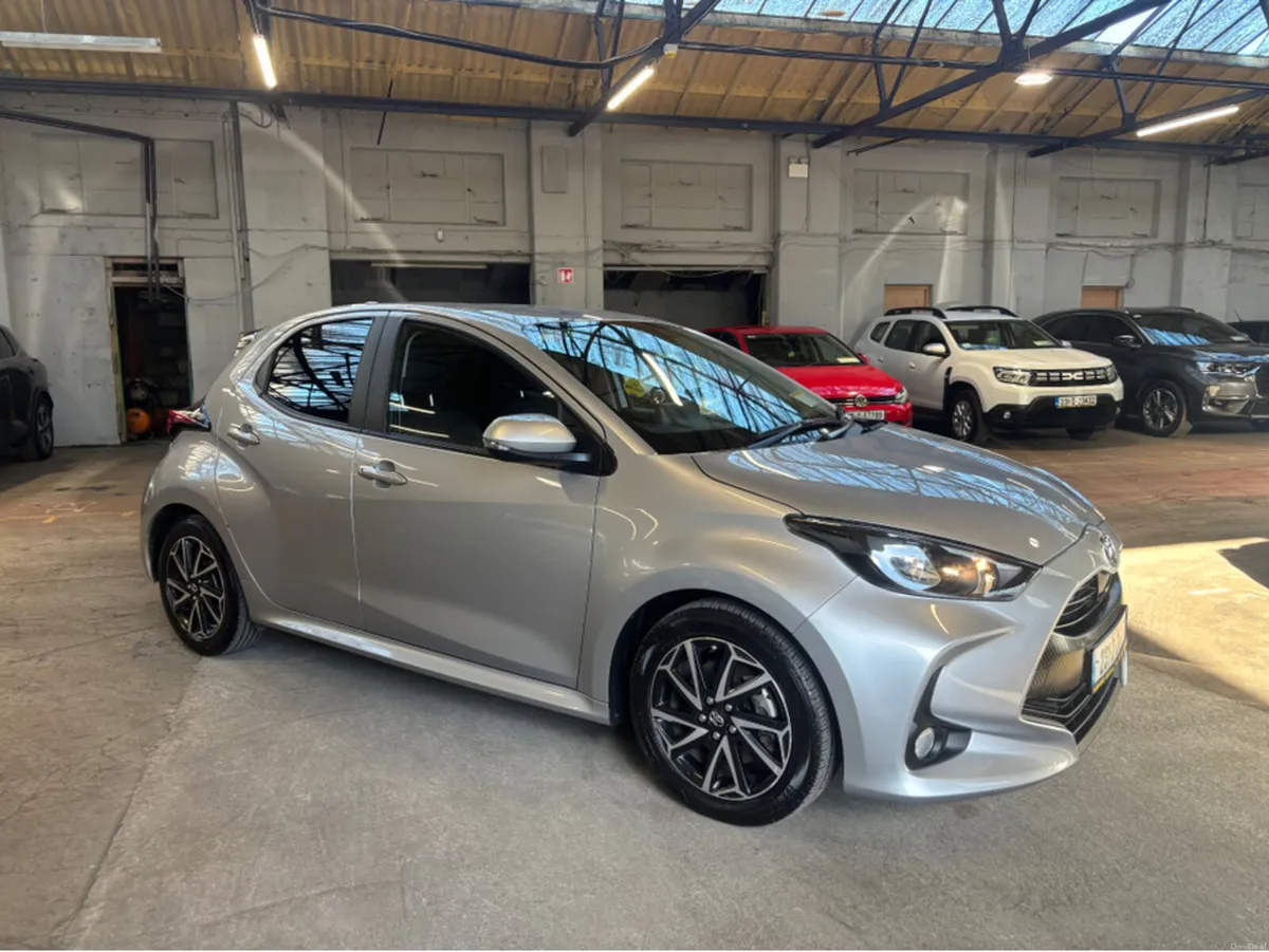 Toyota Yaris 1.5 LUNA SPORT 4DR AUTO - Image 1
