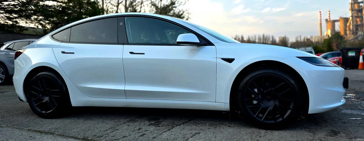 🔥 Tesla Model 3 2025 LongRange 702km - Image 4