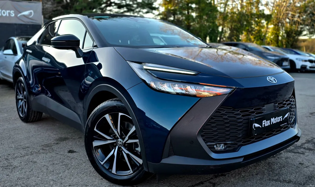 🔥 2025 Toyota C-HR 2.0 PHEV Sport+ - Image 1