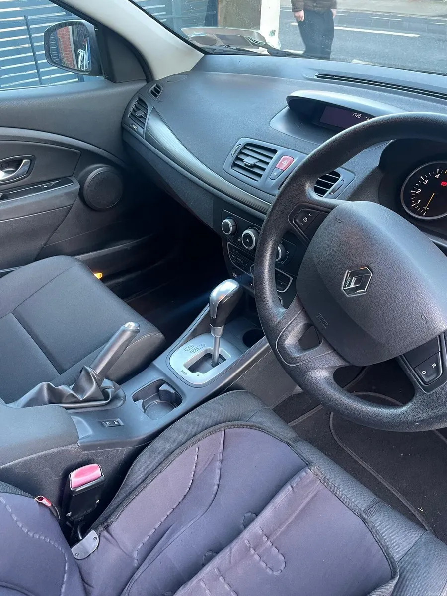 Renault Megane 1.5dci Auto - Image 4