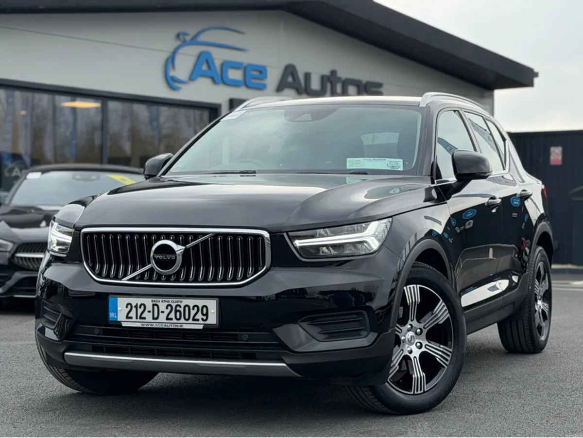 Volvo XC40 T3 INSCRIPTION - 1.5 PETROL - MANUAL - - Image 1