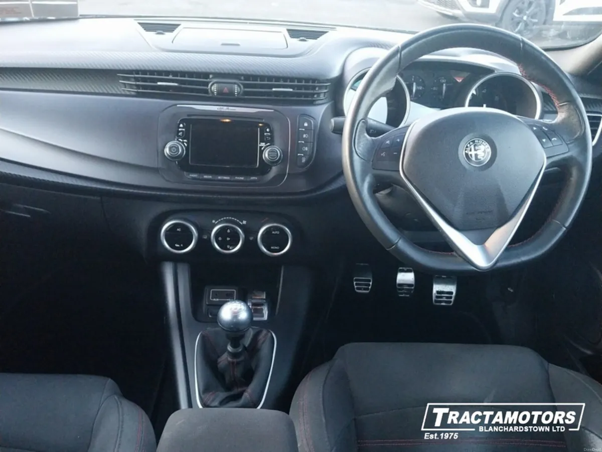 Alfa Romeo Giulietta 1.6 JTD 120HP SUPER SPORT 4DR - Image 2