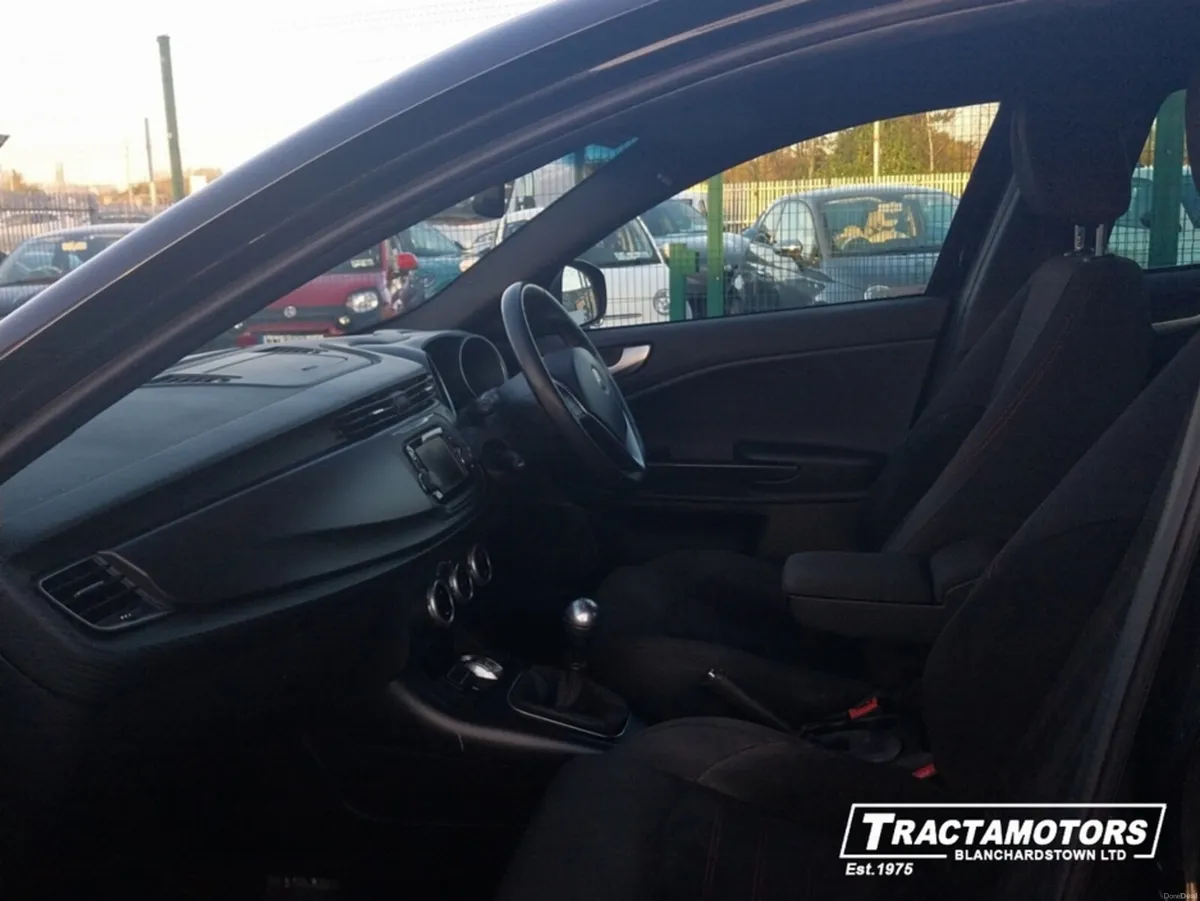 Alfa Romeo Giulietta 1.6 JTD 120HP SUPER SPORT 4DR - Image 4