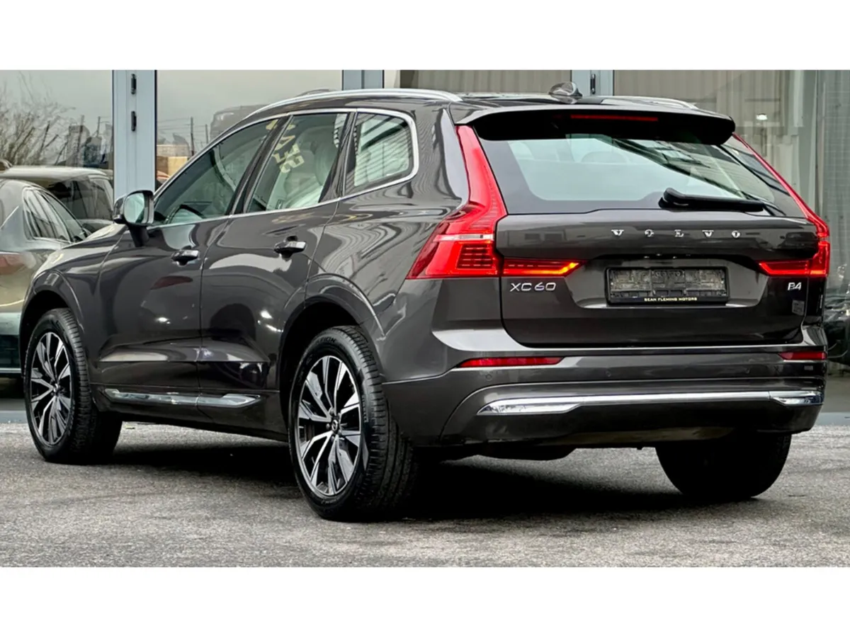 Volvo XC60 B4 PLUS BRIGHT 5DR AUTO - Image 3