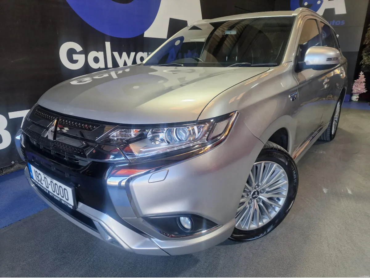 Mitsubishi Outlander DYNAMICS 2.4 PHEV **LOW MILAG - Image 1