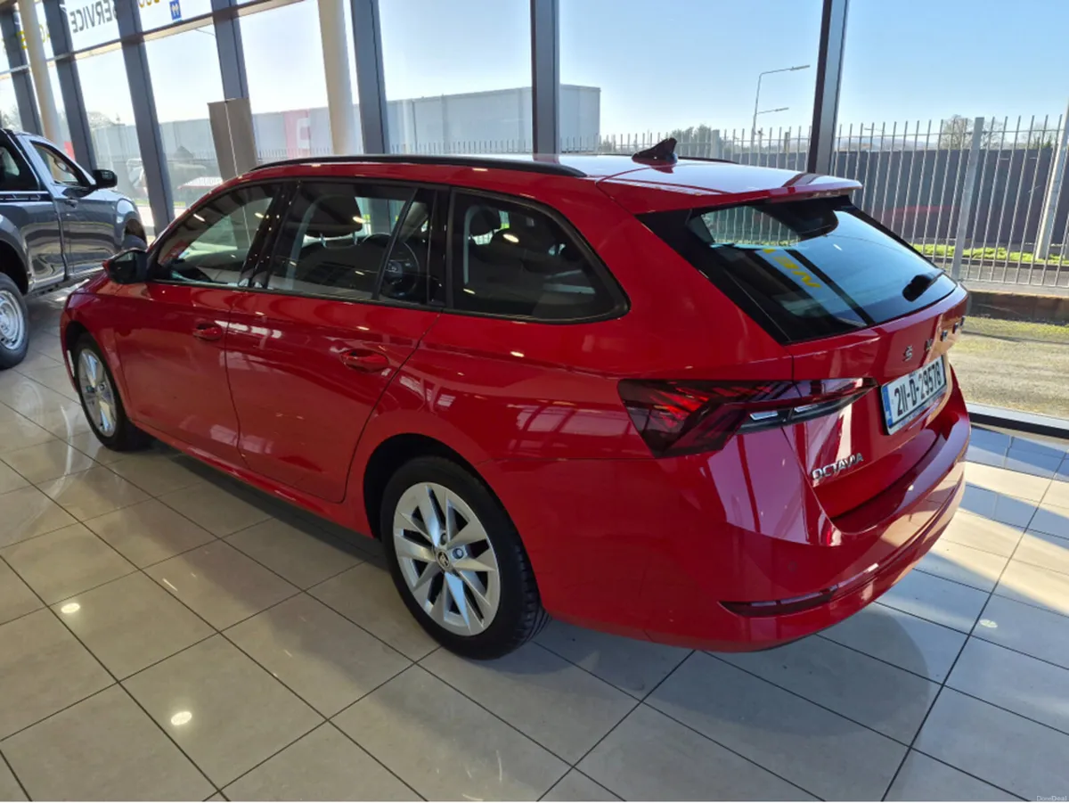Skoda Octavia C AMBITION 2.0 TDI 115BHP ESTATE - Image 4