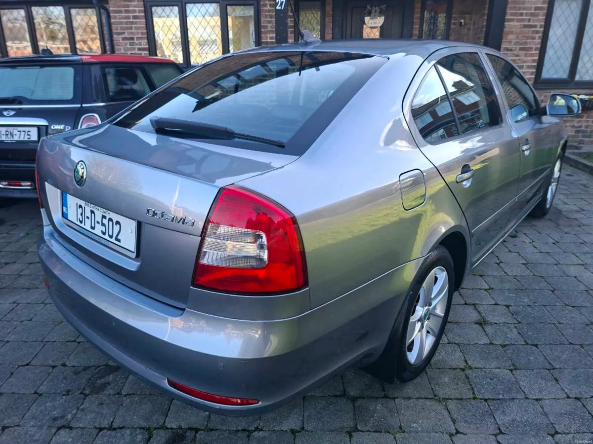 SKODA OCTAVIA 1.2 TSI PETROL AUTOMATIC  2013 - Image 3