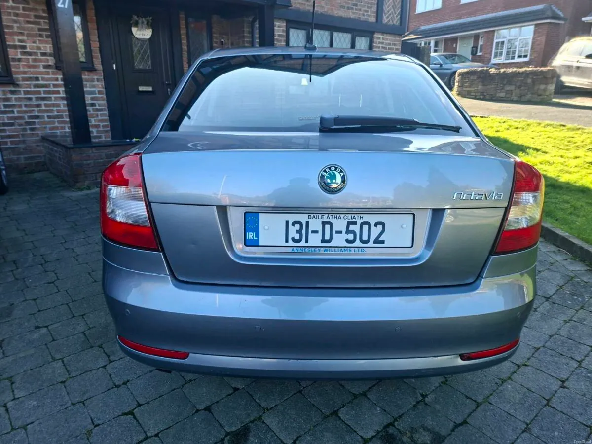 SKODA OCTAVIA 1.2 TSI PETROL AUTOMATIC  2013 - Image 4