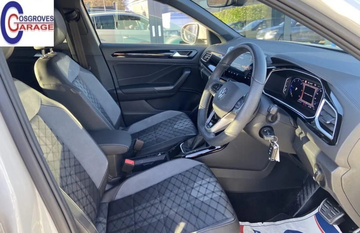 Volkswagen T-Roc 2025 - Image 3