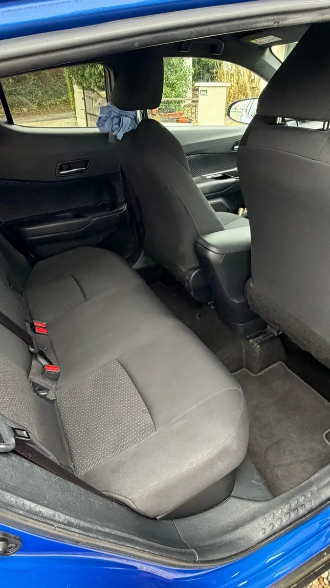 Toyota C-HR 2019 - Image 2