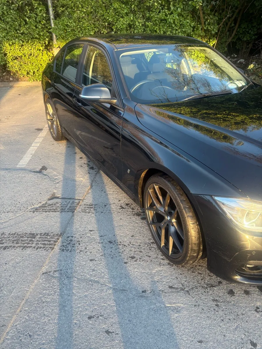 BMW 330e 3-series - Image 3