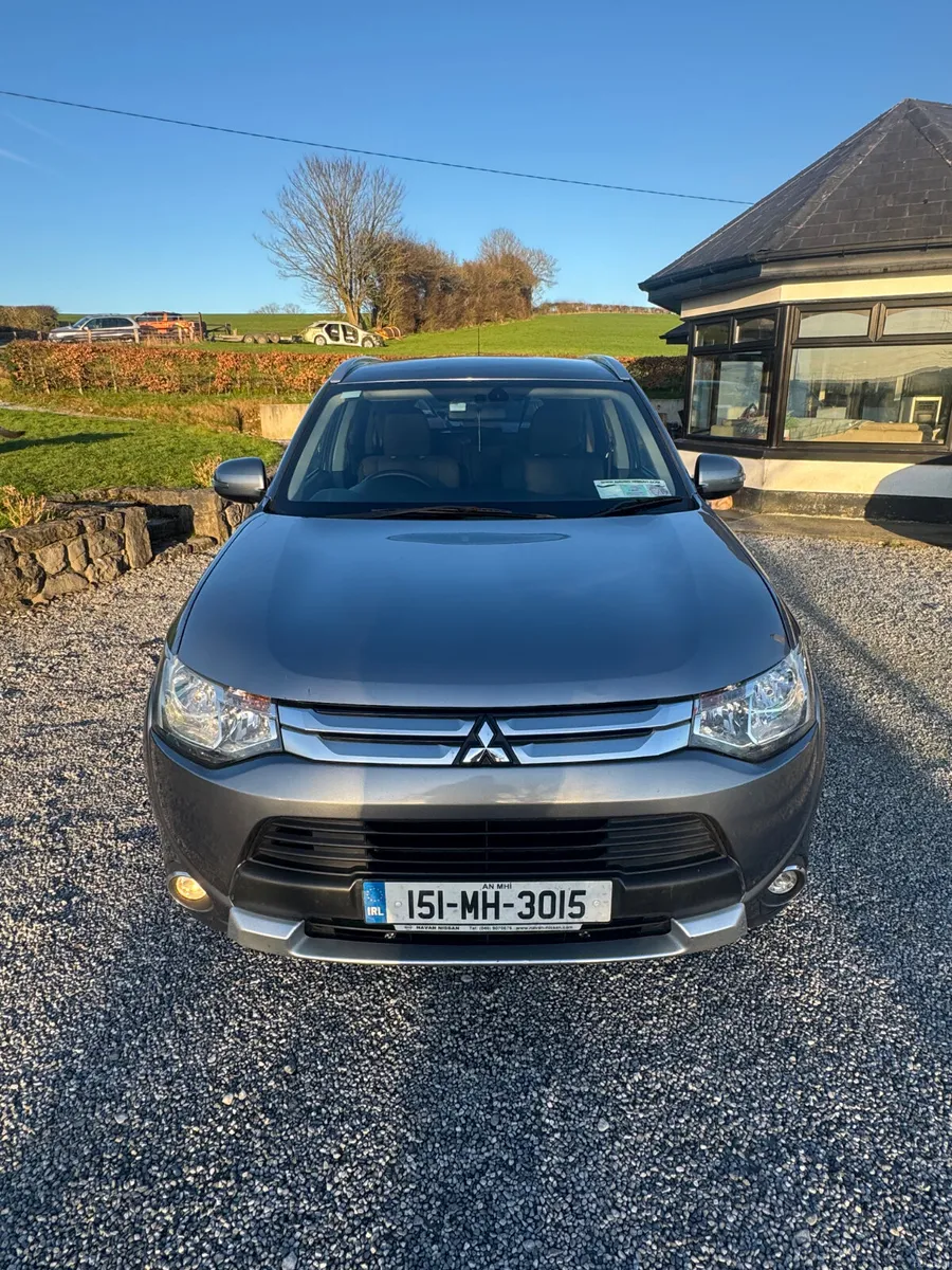 Mitsubishi Outlander 2015 nct 27 and taxed - Image 1