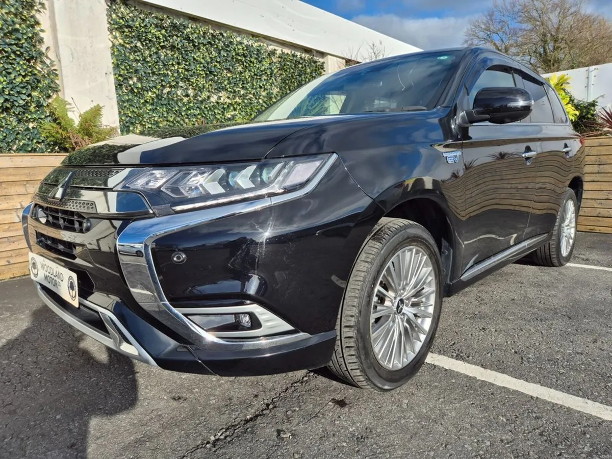Mitsubishi Outlander 2.4 PHEV / INTENSE SAFETY PAC - Image 2