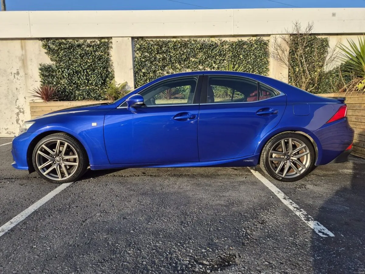 Lexus IS 300H 2.5 HYBRID F-SPORT + / TOP SPORT SPE - Image 4