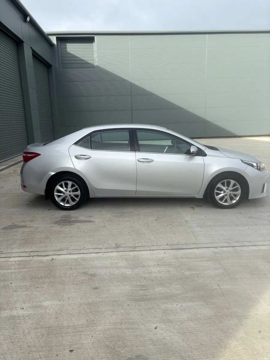 Toyota Corolla 2015 - Image 1