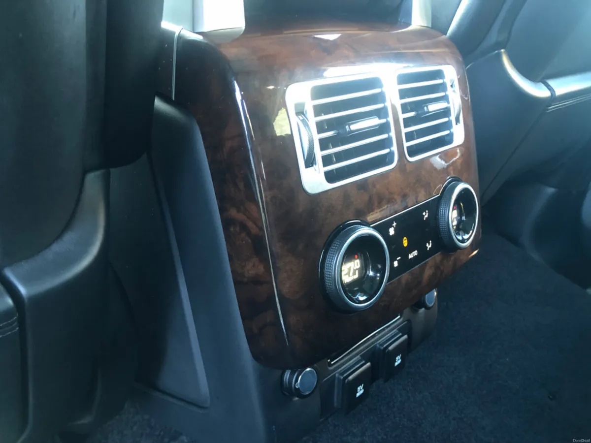 2019 LAND ROVER AUTOBIOGRAPHY 400e - Image 6