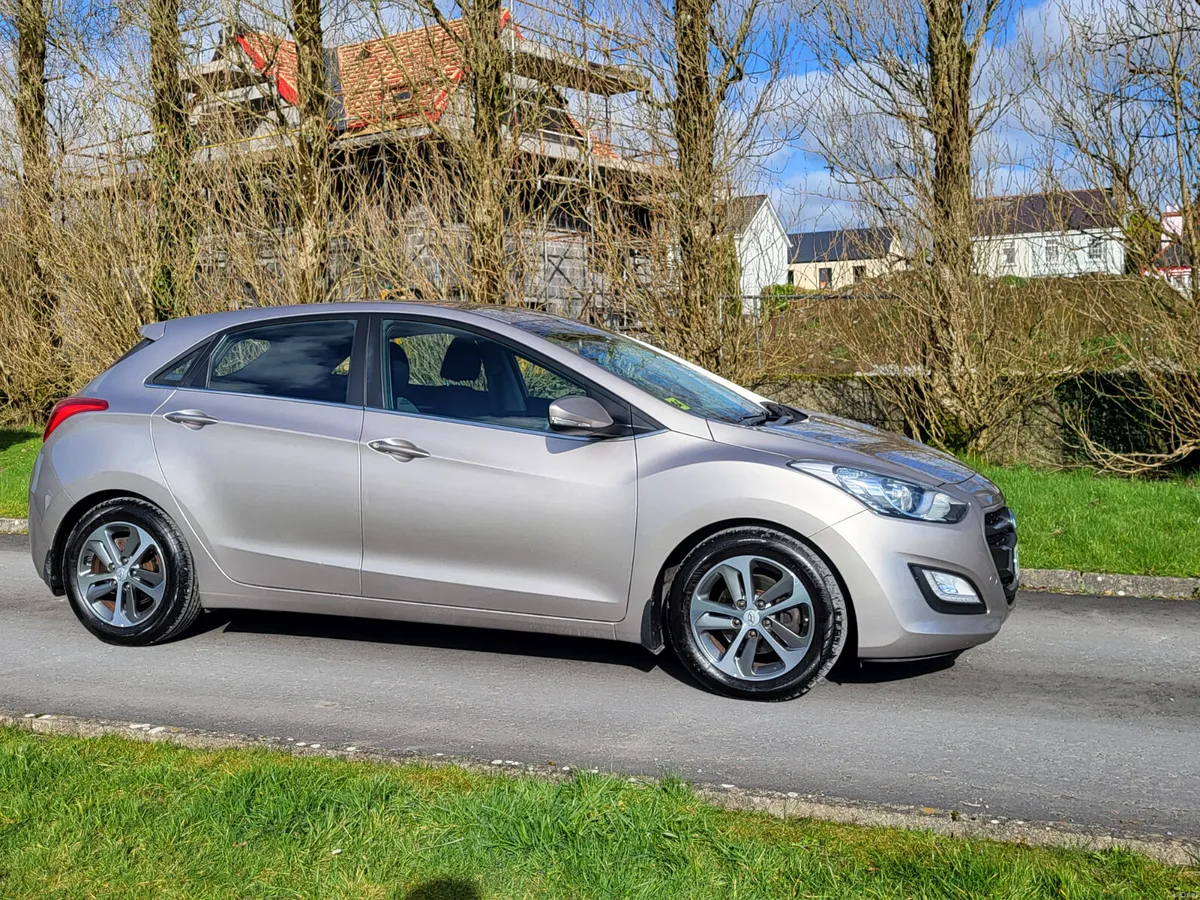 Hyundai i30  1.4 petrol low kms - Image 1