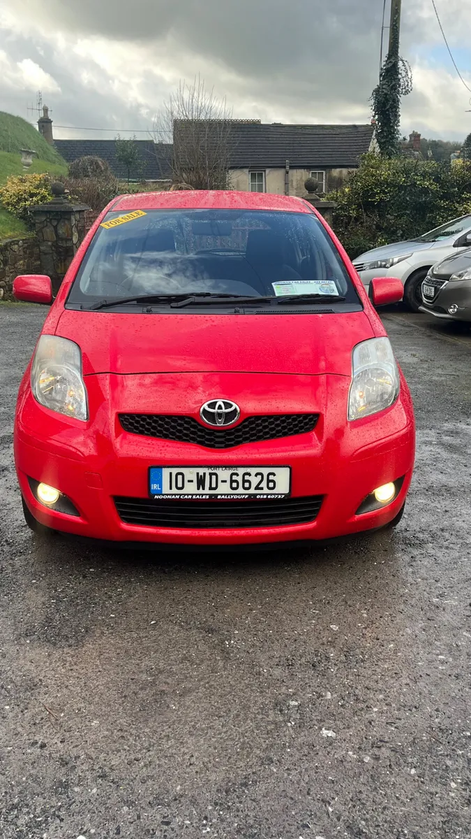 Toyota Yaris 2010 - Image 2