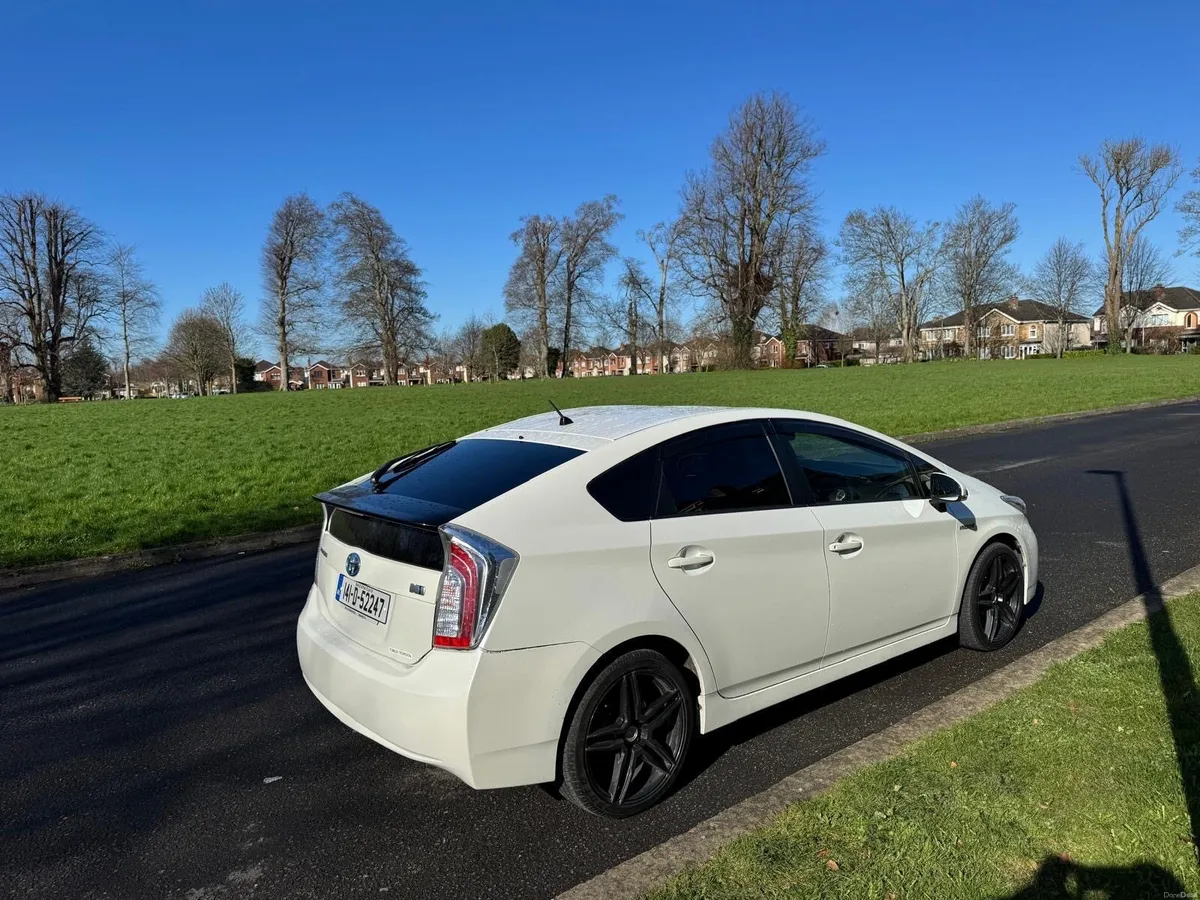 Toyota Prius 2014 - Image 3