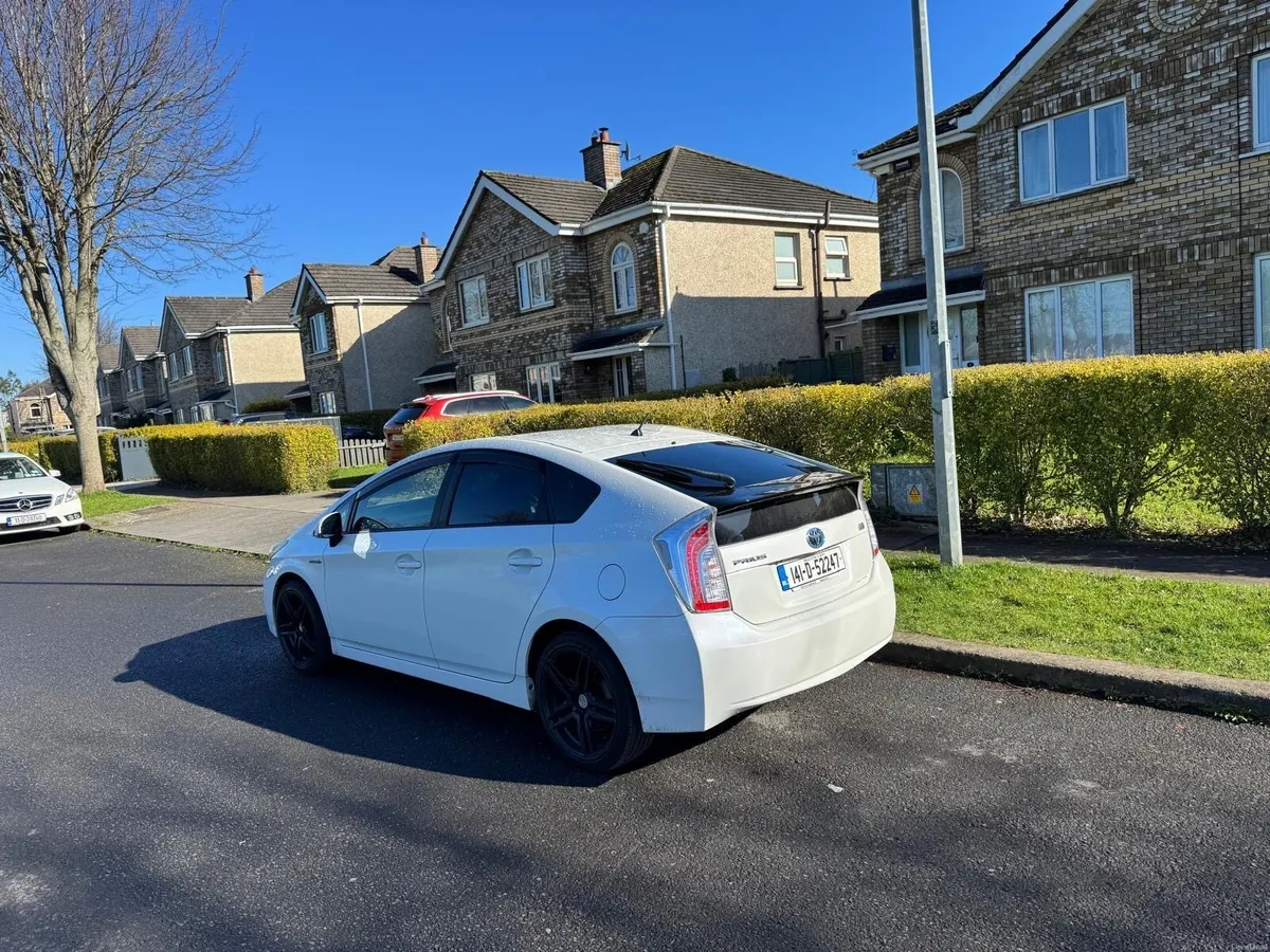 Toyota Prius 2014 - Image 4