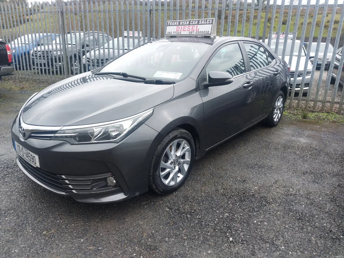 Toyota Corolla 2017 - Image 2