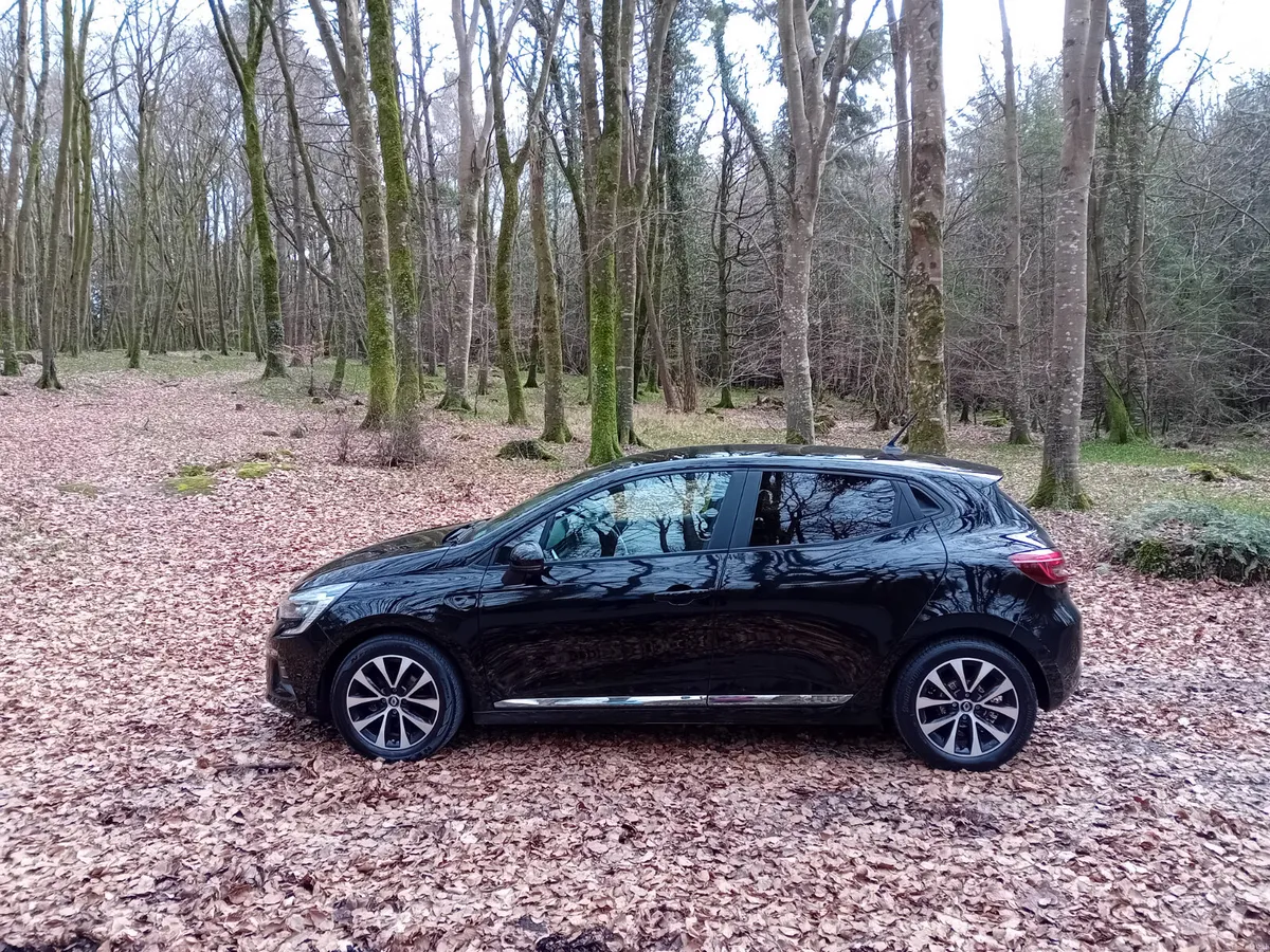 RENAULT CLIO 1.0i 5 DOOR HATCHBACK  6SP. - Image 4