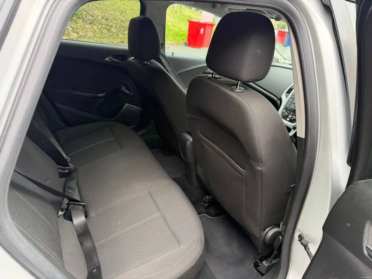 2012 Opel Astra - Image 3