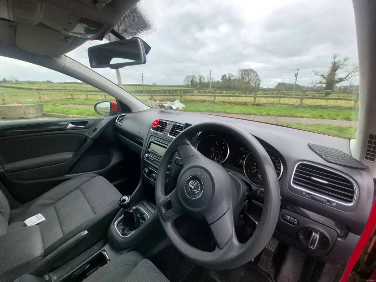 Volkswagen Golf - Image 4