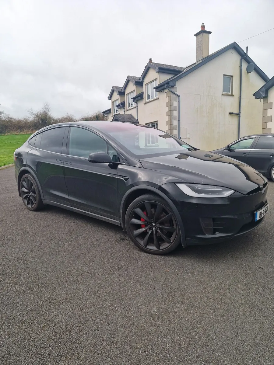 Tesla Model X 2018 - Image 2