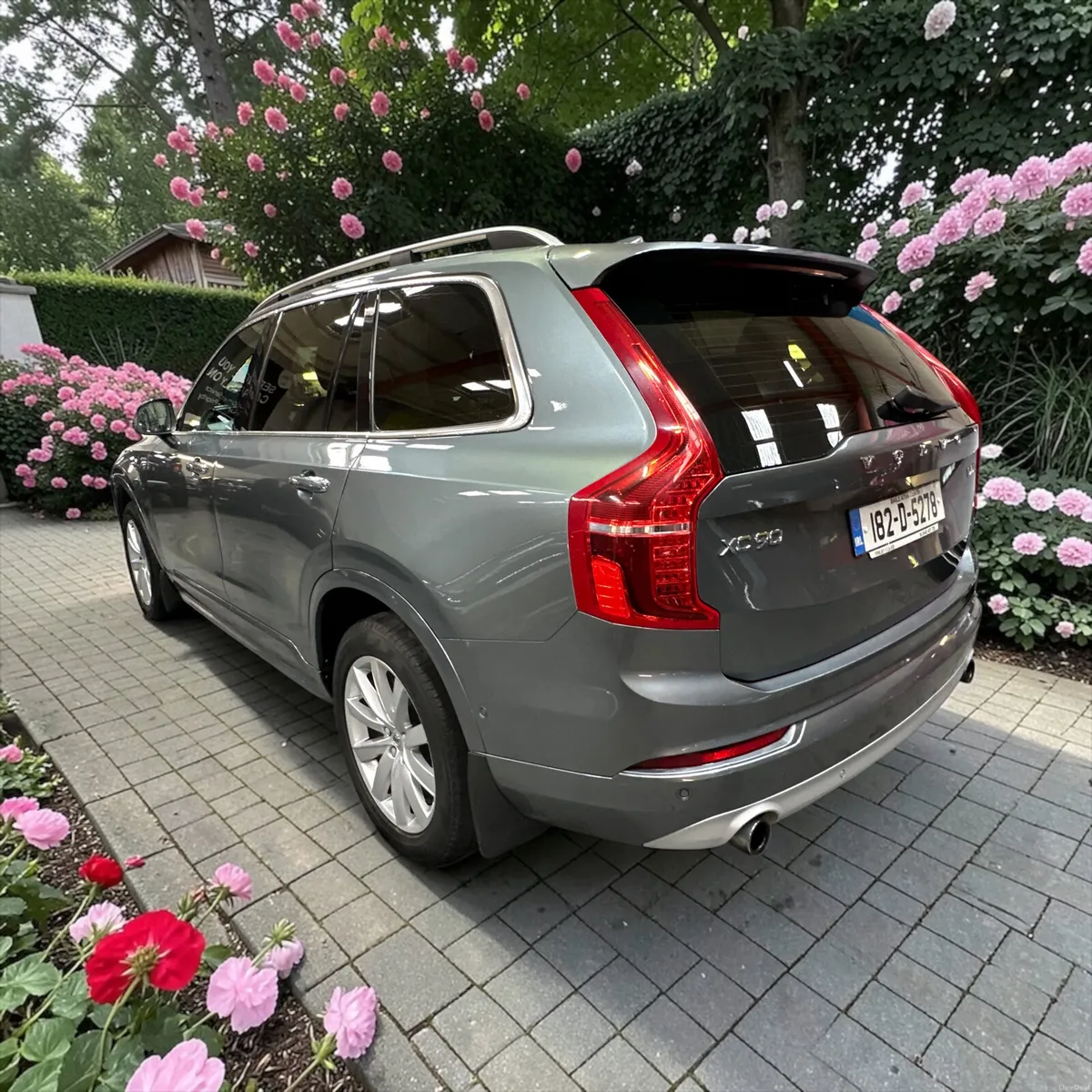 2018 Volvo XC90 D5 (235hp) AWD Auto Momentum - Image 2