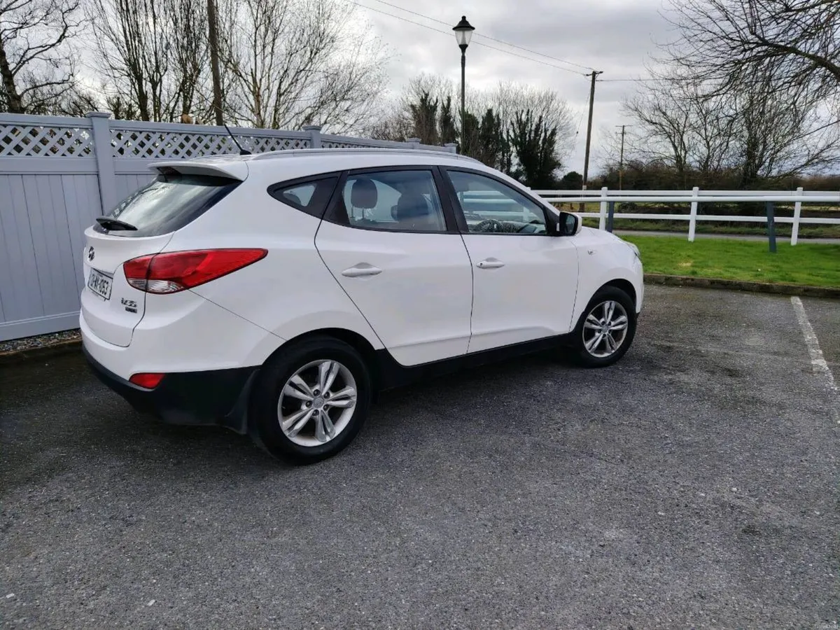 131 Hyundai ix 35 - Image 3