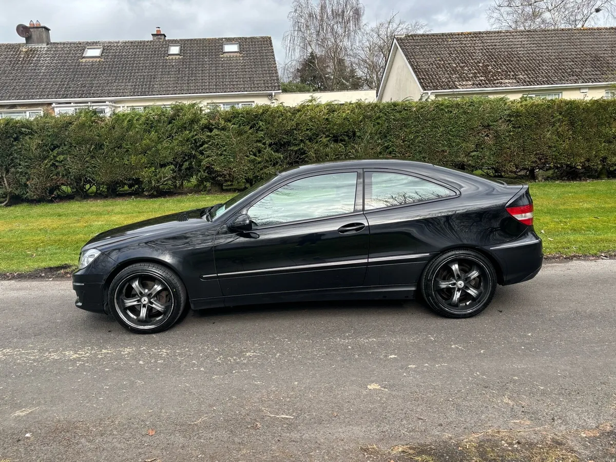 Mercedes-benz C-Class Coupe - Image 2