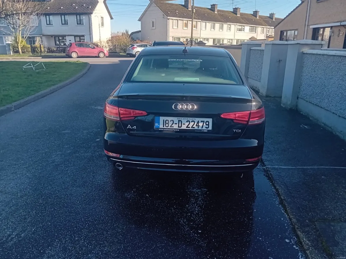 Audi A4 Black - Image 4