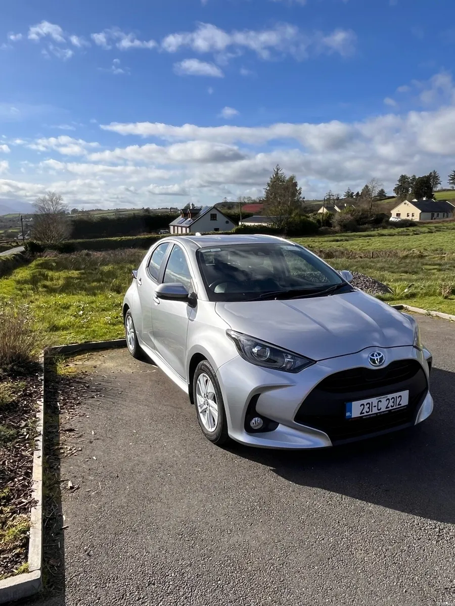 Toyota Yaris Hybrid Luna LOW MILEAGE - Image 1
