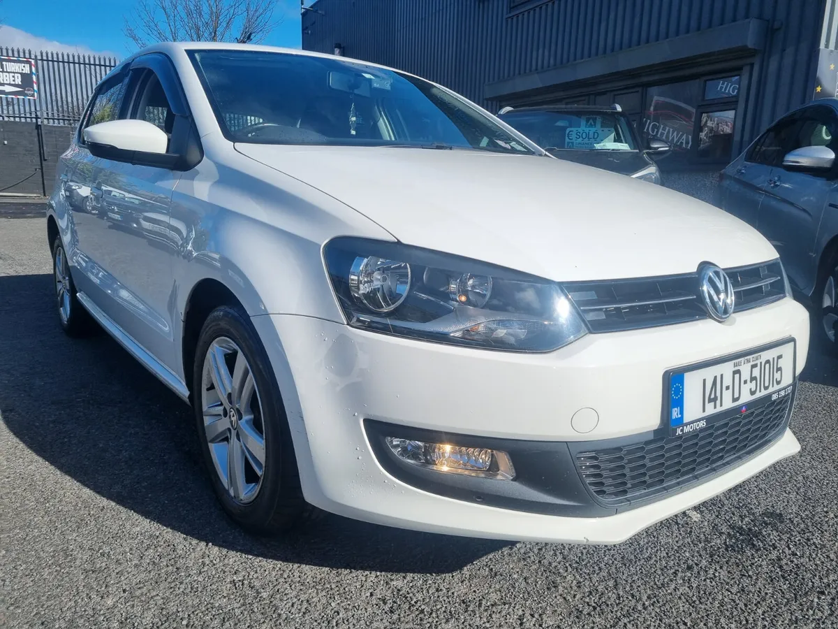 Volkswagen Polo  Automatic  2014 - Image 2
