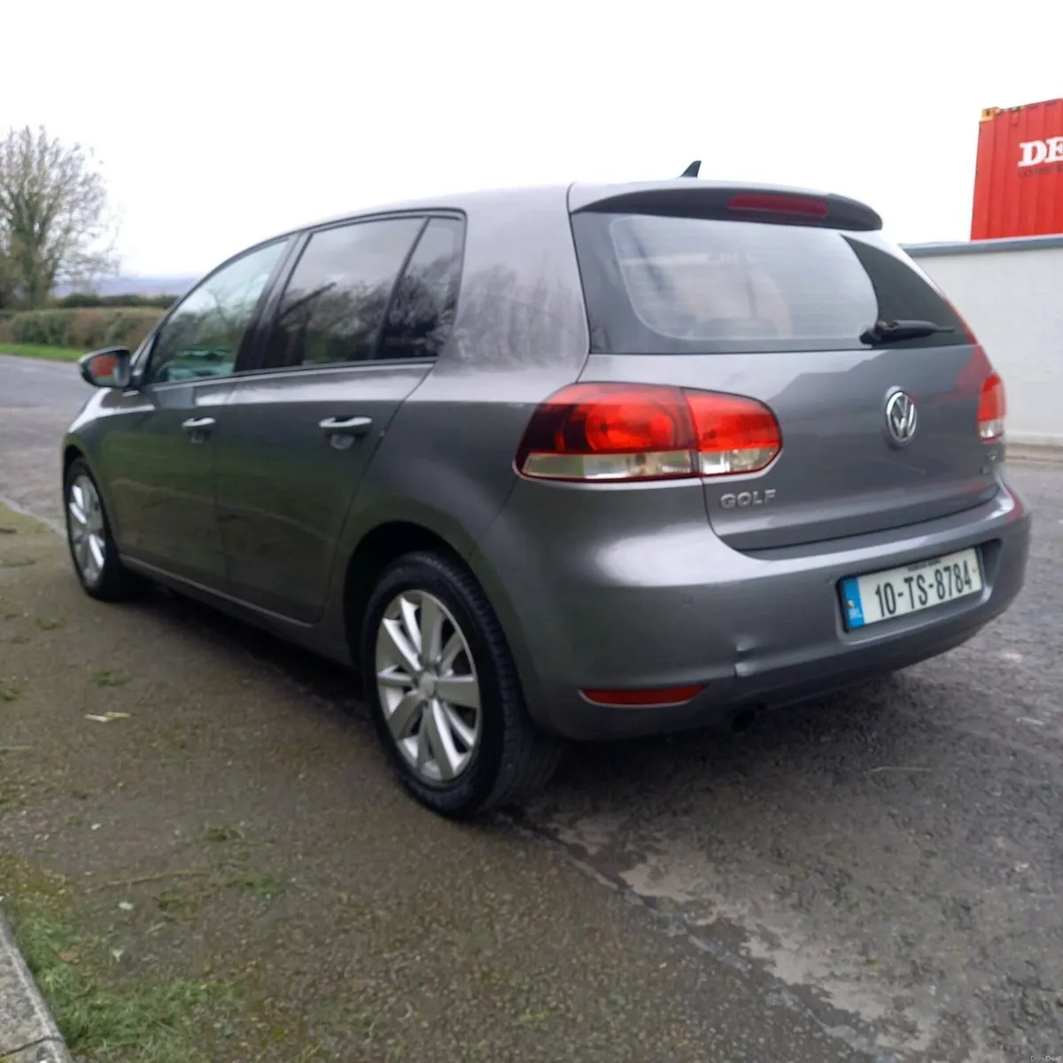 Vw Golf 1.6tdi hi-spec New Nct / taxed - Image 4