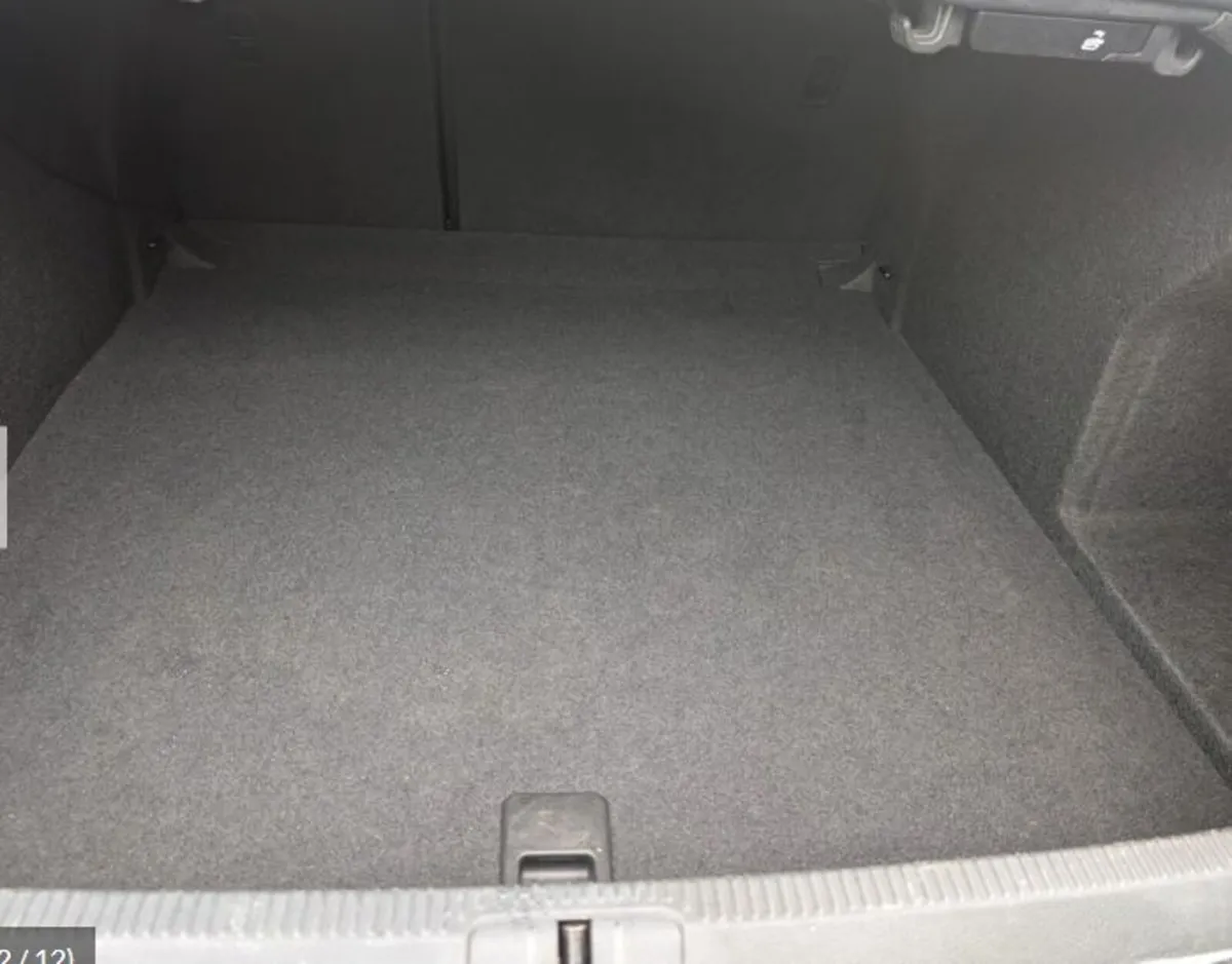 Volkswagen Passat 2013 - Image 2