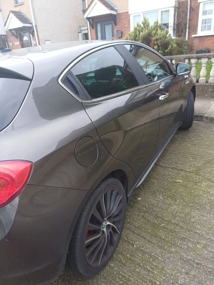 Alfa Romeo Giulietta 2014 - Image 4