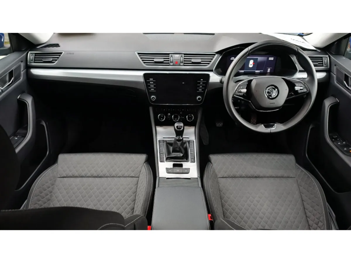 Skoda Superb AMBITION 2.0TDI 150BHP HATCH-AS NEW W - Image 2