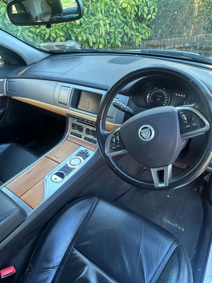 Jaguar XF 2012 - Image 3