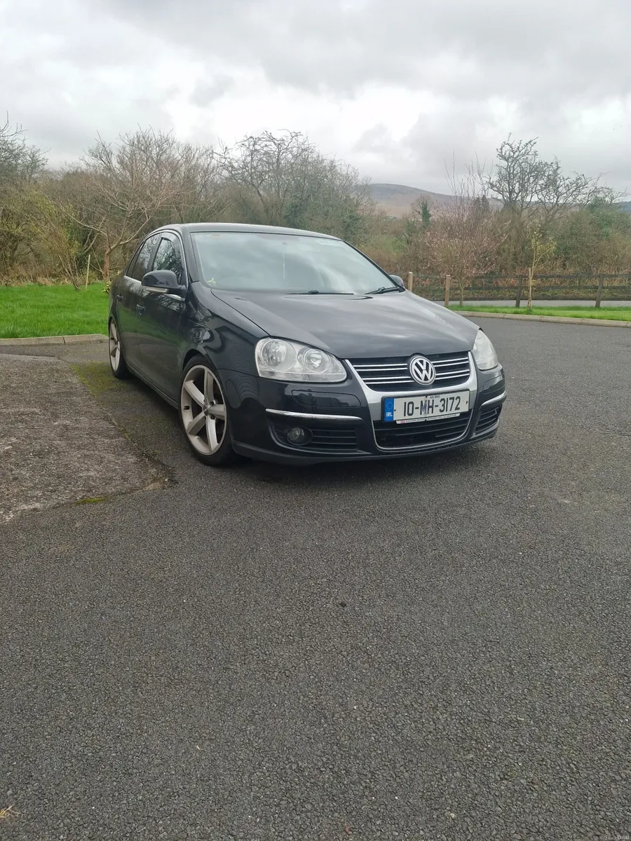 Volkswagen Jetta 2010 - Image 1