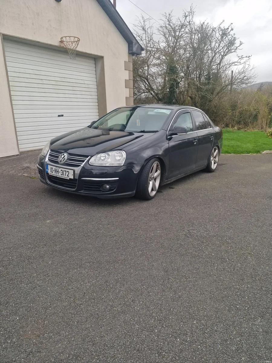 Volkswagen Jetta 2010 - Image 4