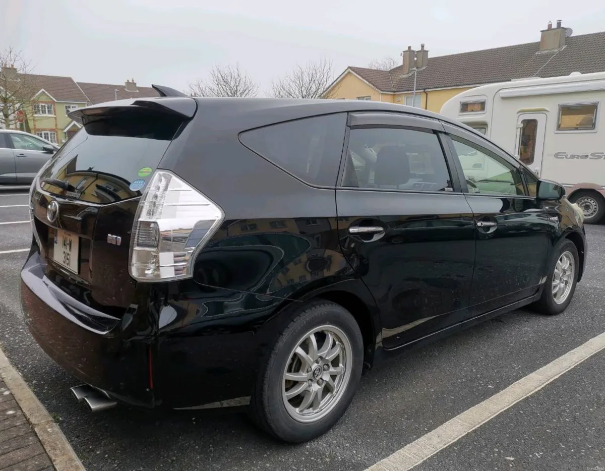 2014 Toyota Prius Alpha 1.8 Hybrid 🌟 Reduced 🌟 - Image 5