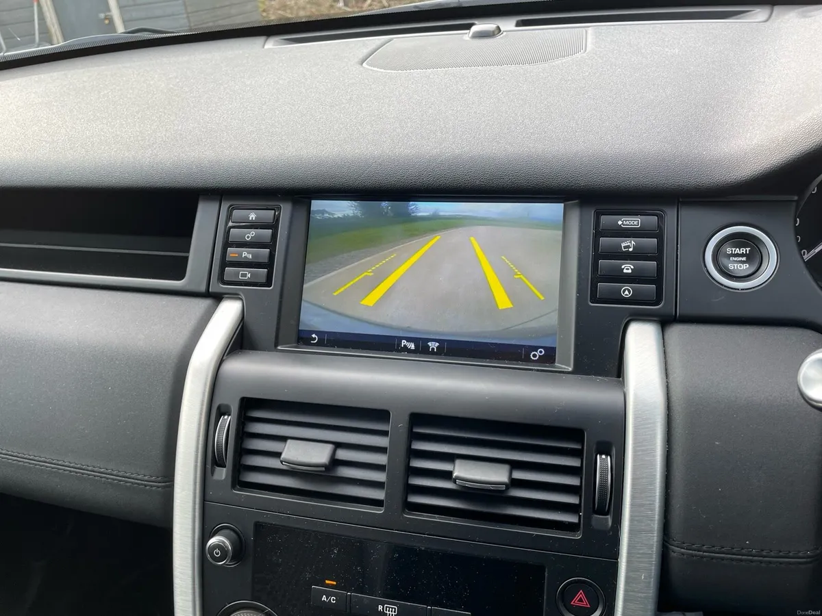 Land Rover Discovery Sport - Image 4