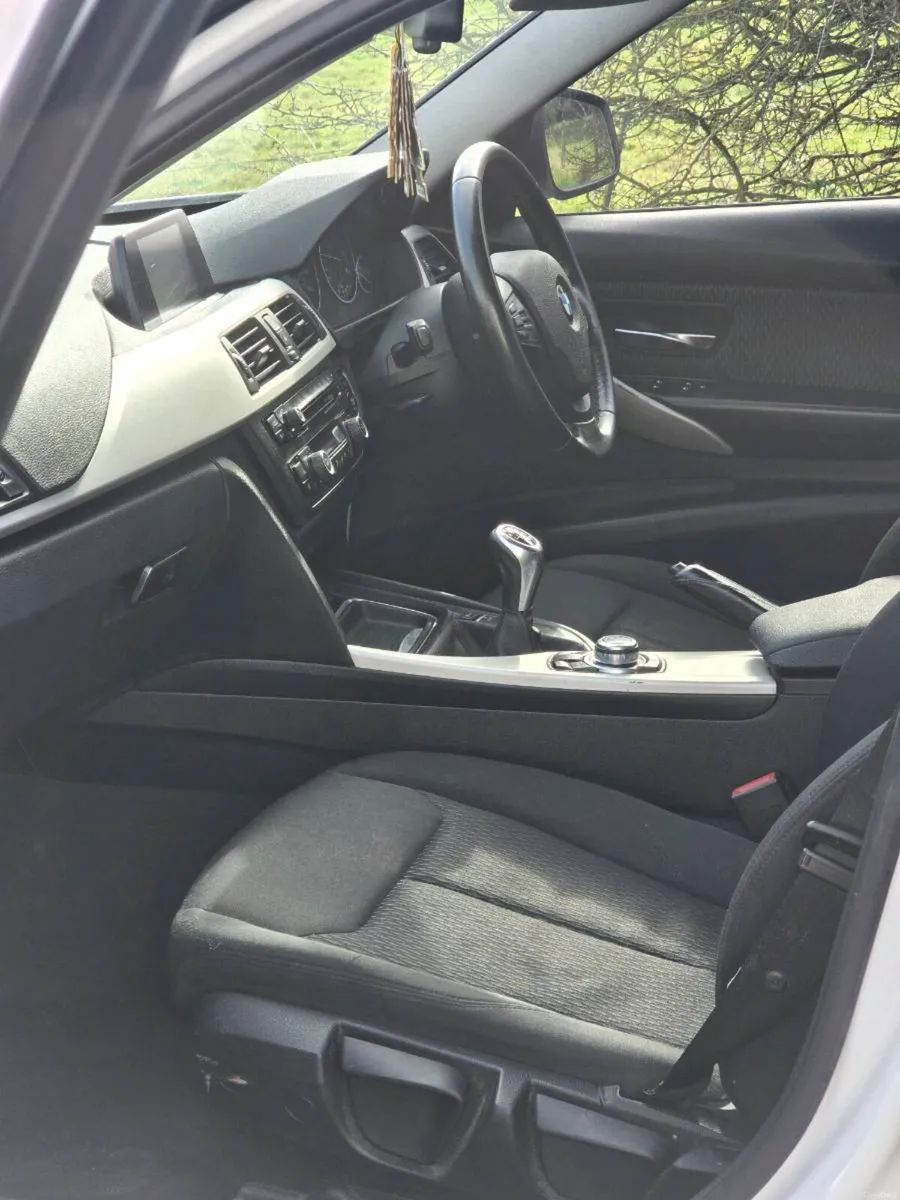 BMW 318 2.0 diesel Manual
NCT 09/26 TAX 04/26 
170 - Image 4