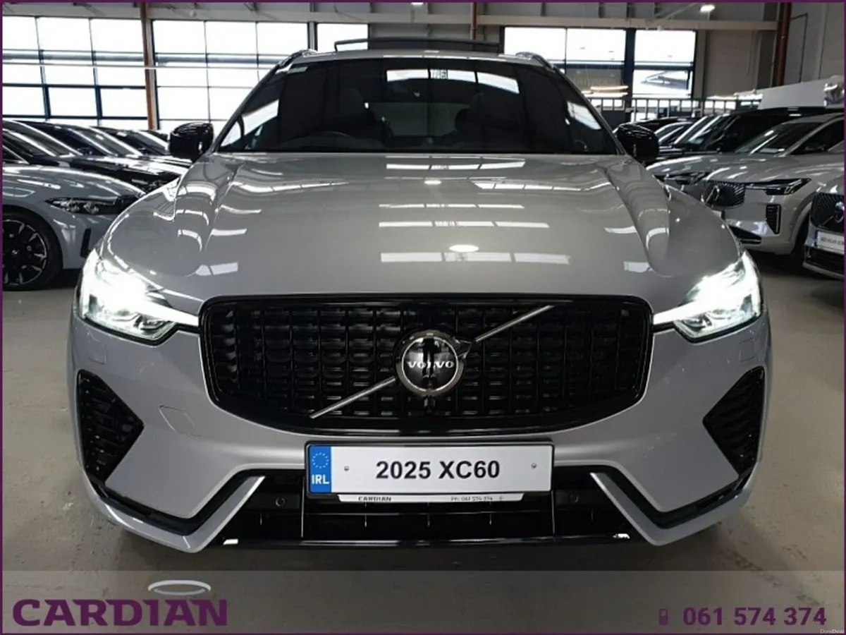 Volvo XC60 XC60 T8 AWD PHEV ULTRA DARK - Image 3