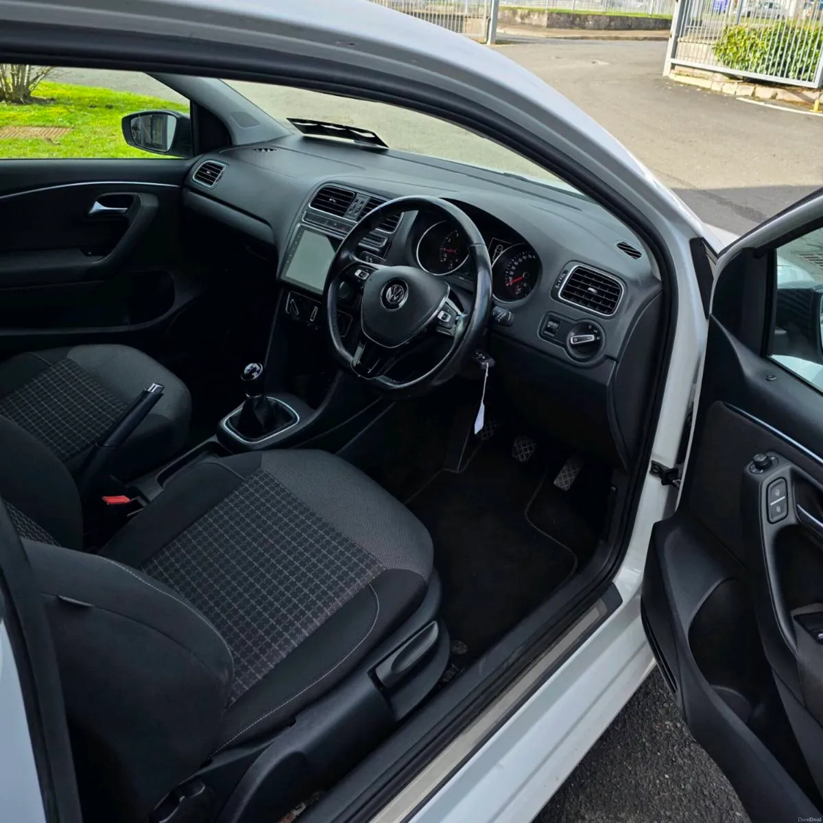 VW POLO1.0SE 75PS 3DR - Image 3