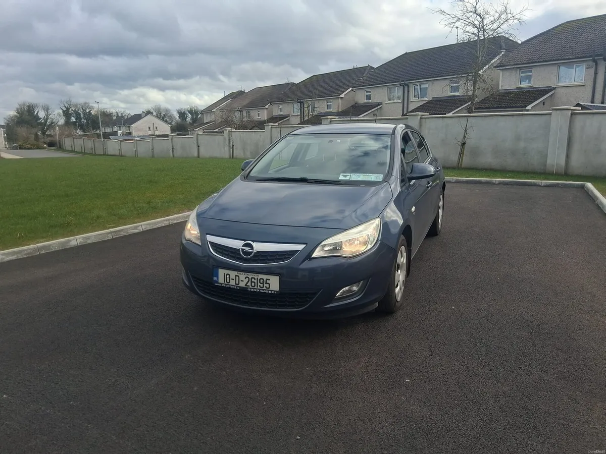 2010 opel astra NEW NCT&TAX Mint condition! - Image 3