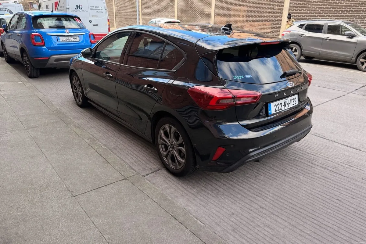 Ford Focus 2022 - Image 3
